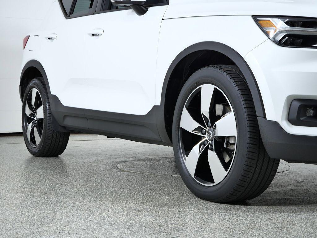 used 2021 Volvo XC40 car, priced at $27,600