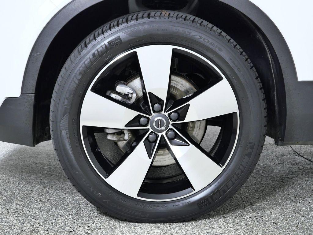 used 2021 Volvo XC40 car, priced at $27,600