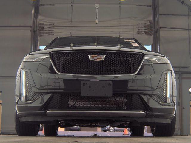used 2023 Cadillac XT6 car, priced at $42,908