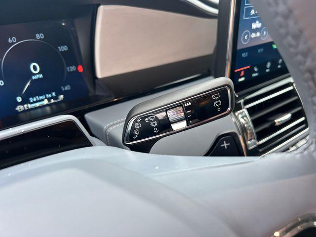 used 2024 Lincoln Navigator car, priced at $86,986
