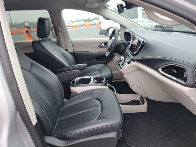 used 2024 Chrysler Pacifica Hybrid car, priced at $33,654