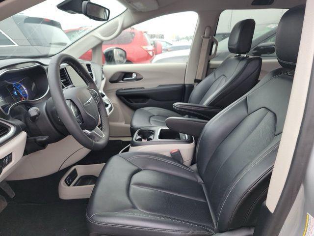 used 2024 Chrysler Pacifica Hybrid car, priced at $33,654
