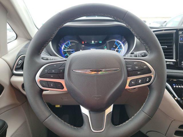used 2024 Chrysler Pacifica Hybrid car, priced at $33,654