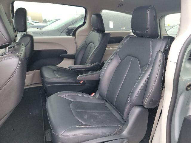 used 2024 Chrysler Pacifica Hybrid car, priced at $33,654