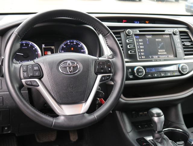 used 2019 Toyota Highlander car, priced at $23,500