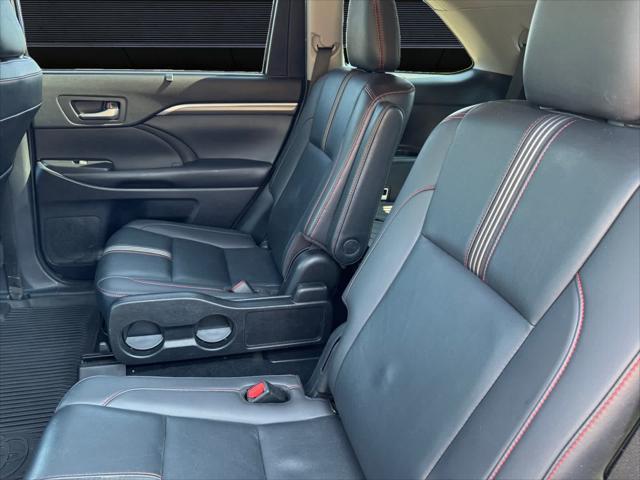 used 2019 Toyota Highlander car, priced at $29,243