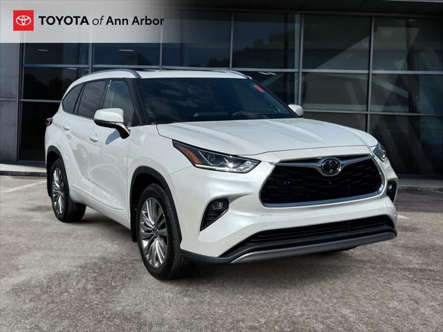 used 2022 Toyota Highlander car, priced at $43,287
