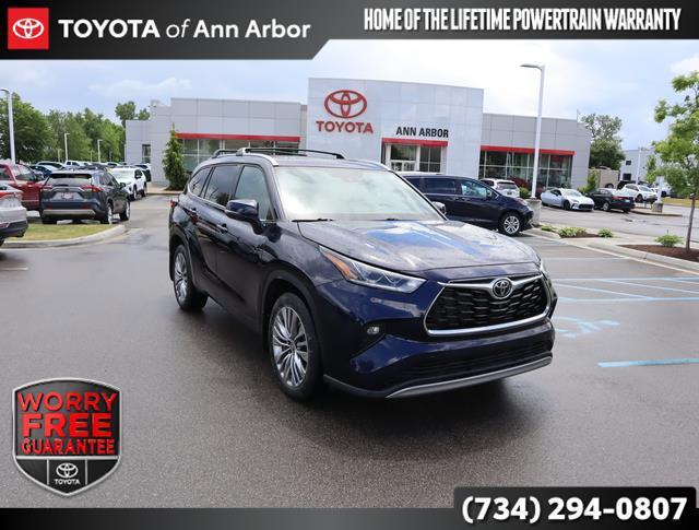 used 2022 Toyota Highlander car, priced at $42,800