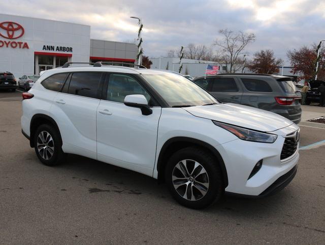 used 2022 Toyota Highlander car, priced at $32,943