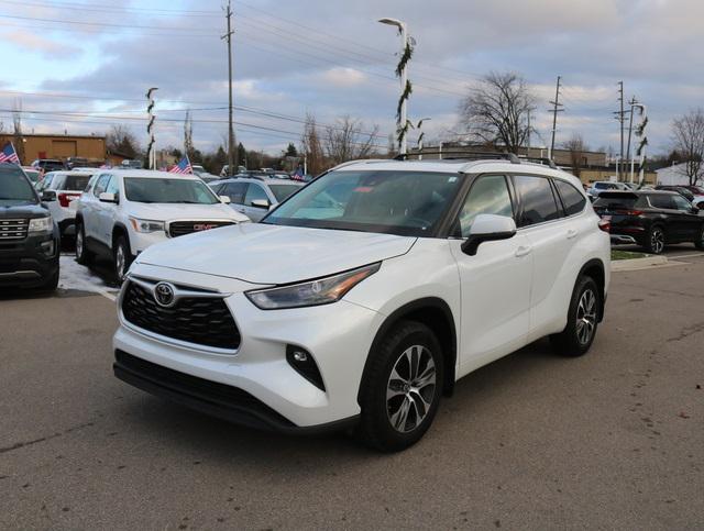 used 2022 Toyota Highlander car, priced at $32,943