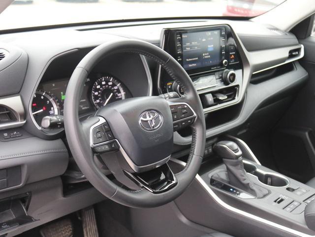 used 2020 Toyota Highlander car, priced at $32,450