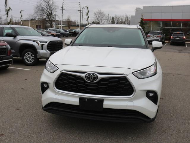 used 2020 Toyota Highlander car, priced at $32,450