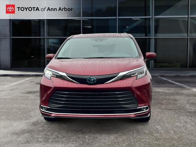used 2022 Toyota Sienna car, priced at $39,933