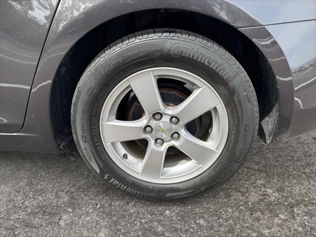 used 2014 Chevrolet Cruze car, priced at $7,252