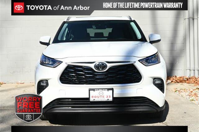 used 2022 Toyota Highlander car, priced at $34,019