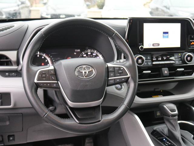 used 2023 Toyota Highlander car, priced at $36,796