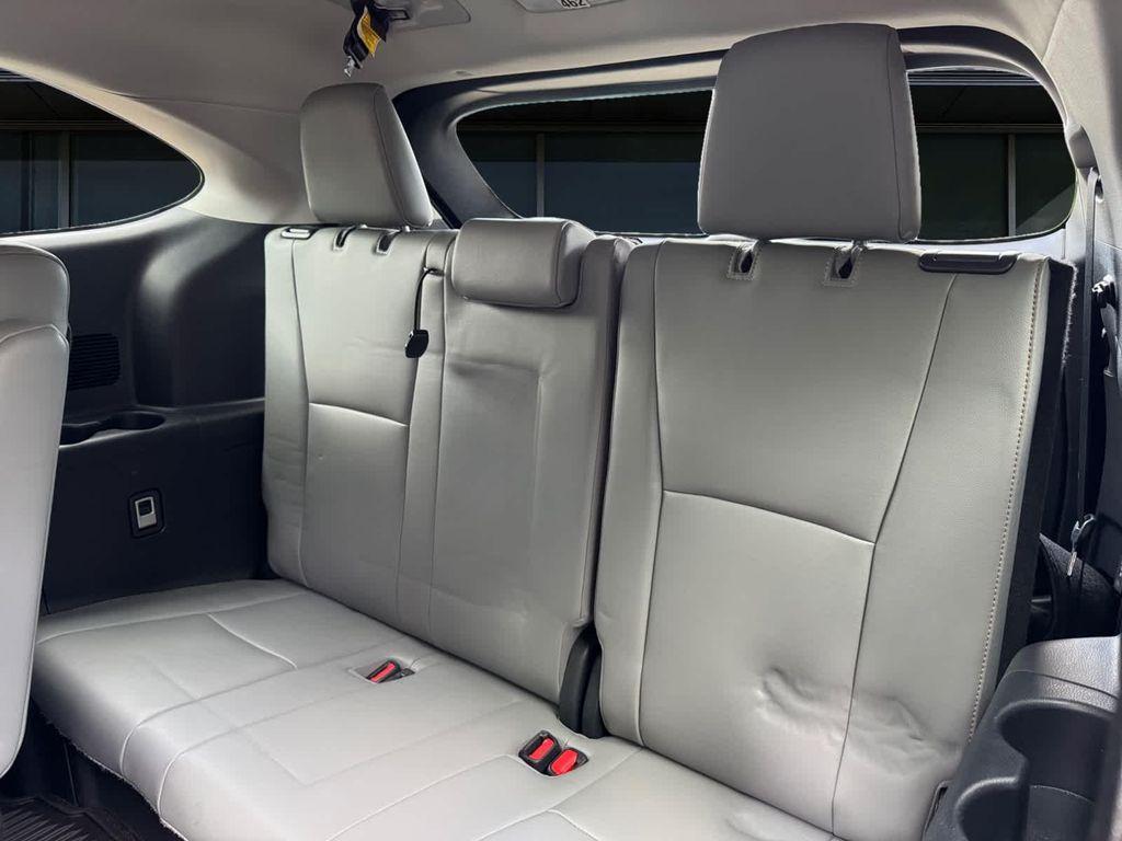 used 2023 Toyota Highlander Hybrid car, priced at $39,868