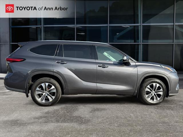 used 2021 Toyota Highlander car, priced at $36,500