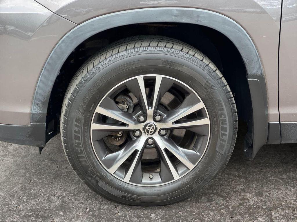 used 2019 Toyota Highlander Hybrid car, priced at $24,999