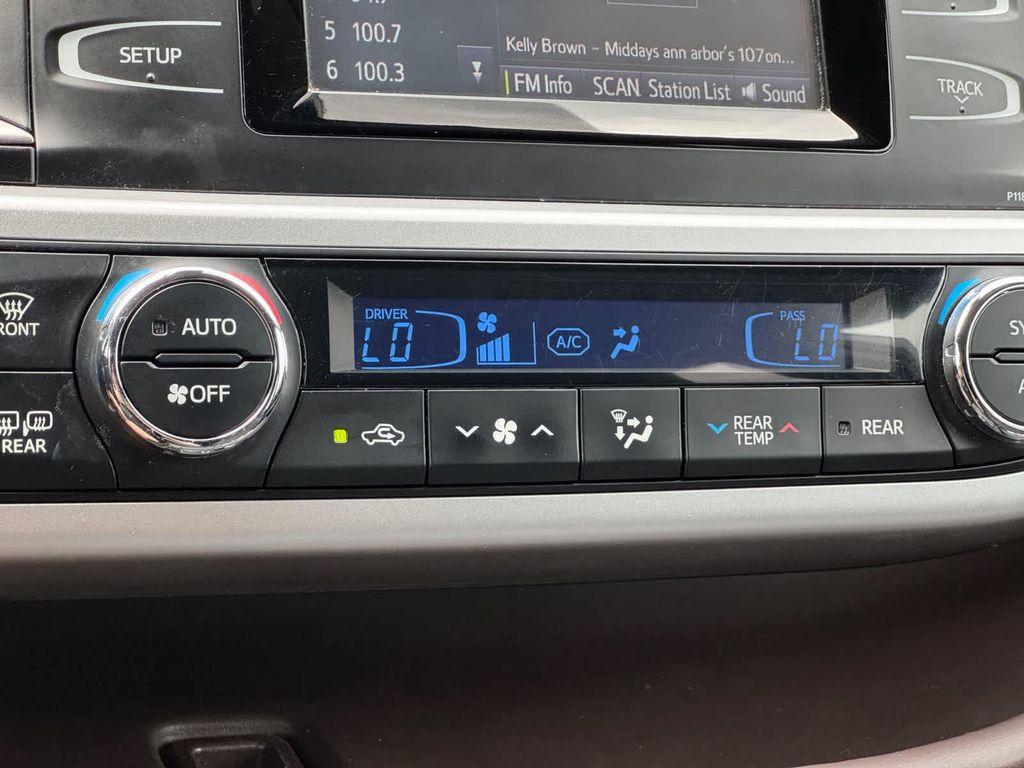 used 2019 Toyota Highlander Hybrid car, priced at $24,999