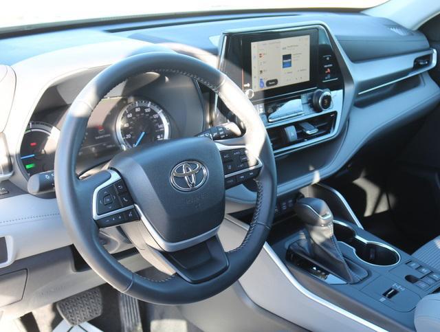 used 2023 Toyota Highlander Hybrid car, priced at $41,292