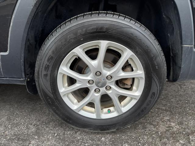 used 2015 Jeep Cherokee car, priced at $9,305