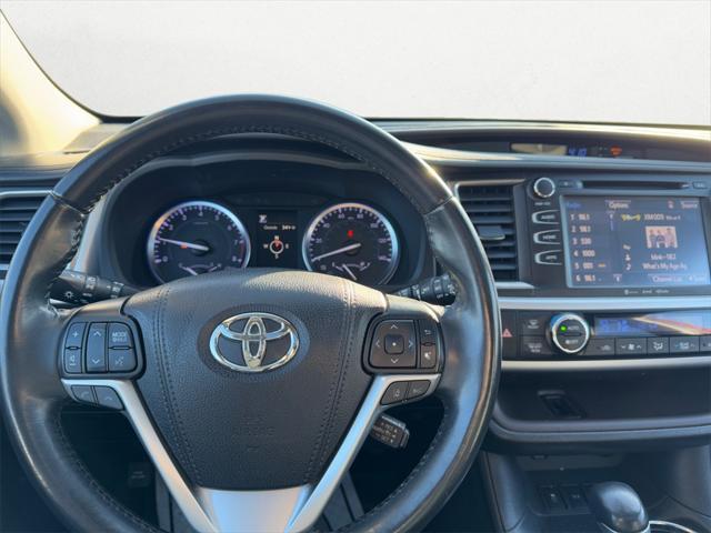 used 2019 Toyota Highlander car, priced at $23,500