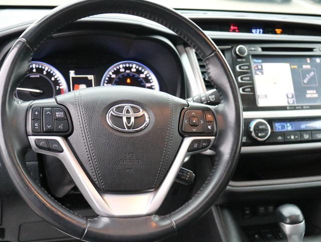 used 2019 Toyota Highlander car, priced at $24,996