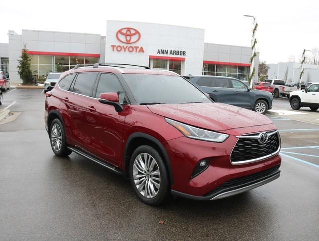 used 2022 Toyota Highlander car, priced at $39,346