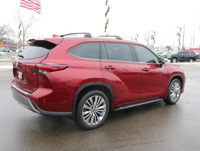 used 2022 Toyota Highlander car, priced at $39,346