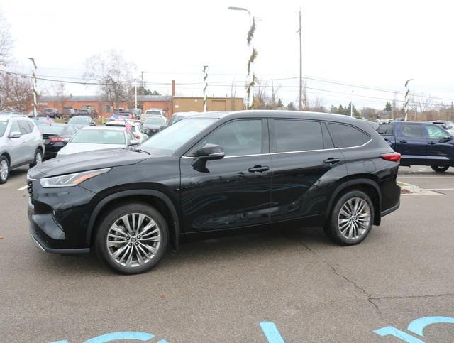 used 2021 Toyota Highlander car, priced at $37,600