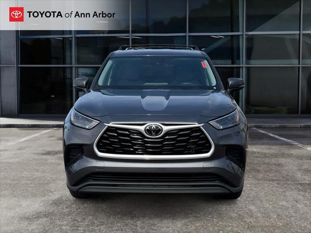 used 2023 Toyota Highlander car, priced at $35,000