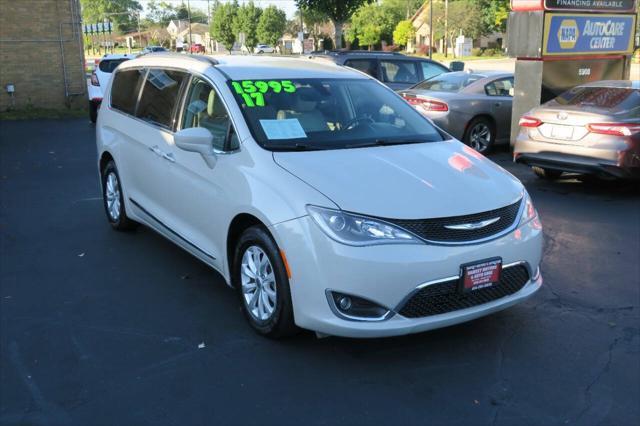 used 2017 Chrysler Pacifica car, priced at $15,995