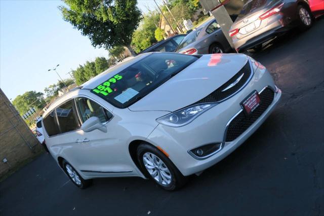 used 2017 Chrysler Pacifica car, priced at $15,995