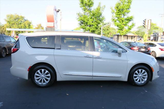 used 2017 Chrysler Pacifica car, priced at $15,995