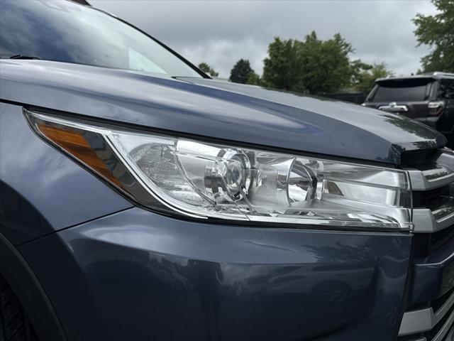 used 2019 Toyota Highlander car, priced at $28,795