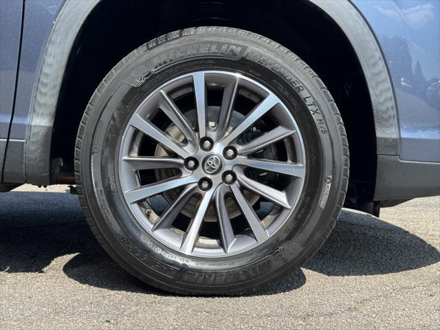 used 2019 Toyota Highlander car, priced at $23,586