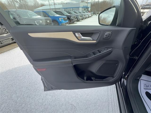 used 2022 Ford Escape car, priced at $23,990