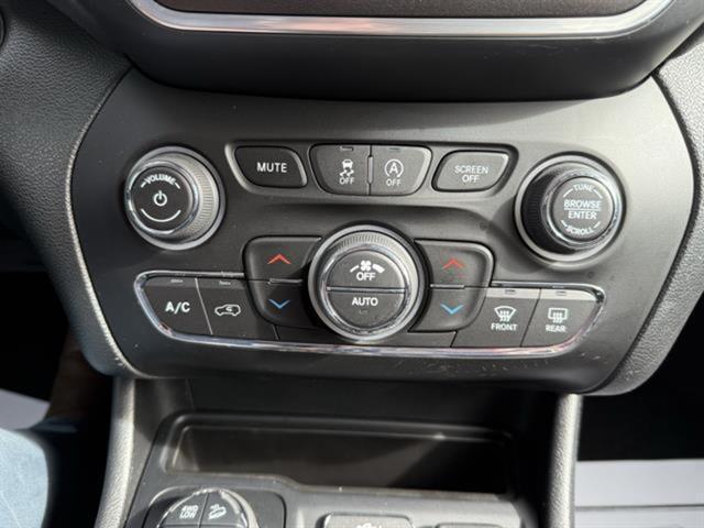 used 2022 Jeep Cherokee car, priced at $25,990