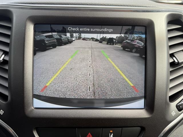 used 2022 Jeep Cherokee car, priced at $25,990