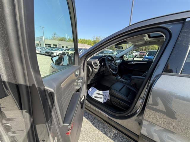 used 2022 Ford Escape car, priced at $23,990
