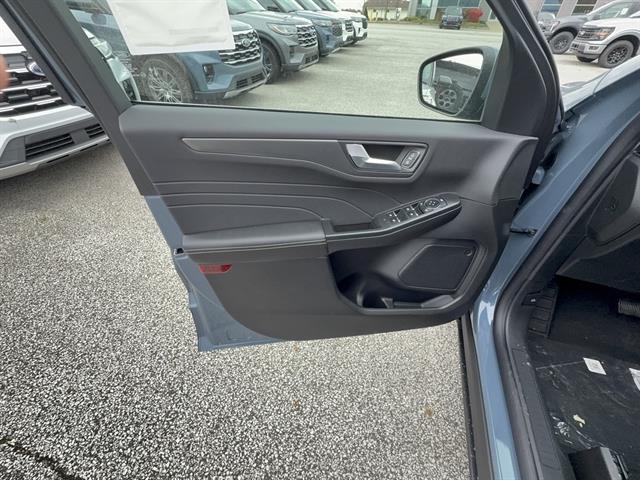 new 2026 Ford Escape PHEV car, priced at $33,185