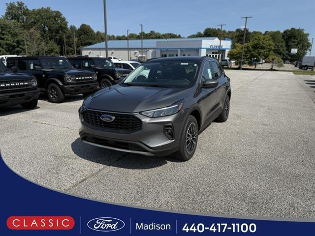 new 2025 Ford Escape PHEV car, priced at $31,900