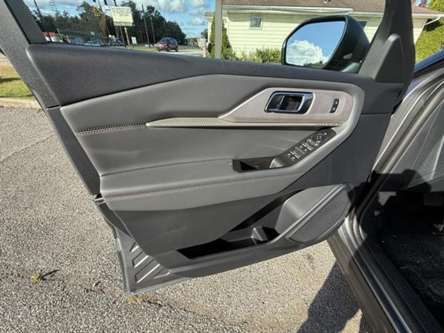 new 2025 Ford Explorer car, priced at $47,220