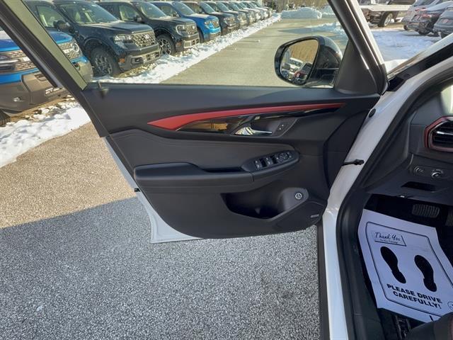 used 2024 Chevrolet TrailBlazer car, priced at $25,990