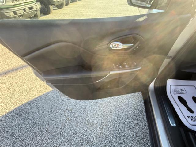 used 2020 Jeep Cherokee car, priced at $16,990