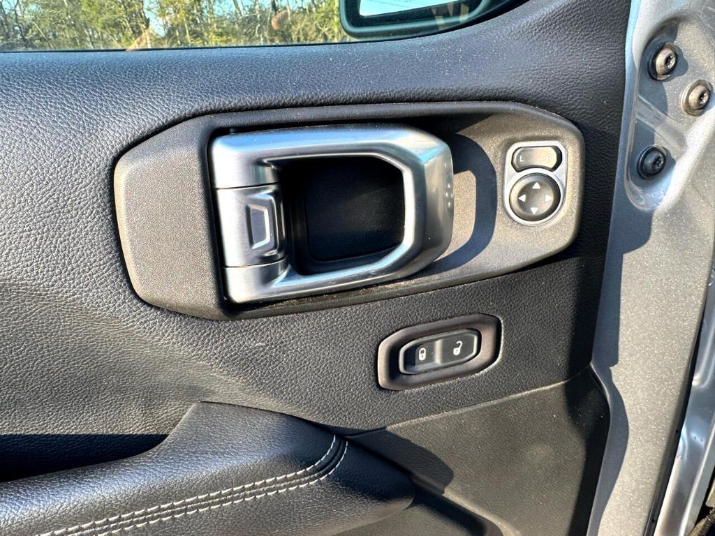 used 2018 Jeep Wrangler Unlimited car, priced at $25,795