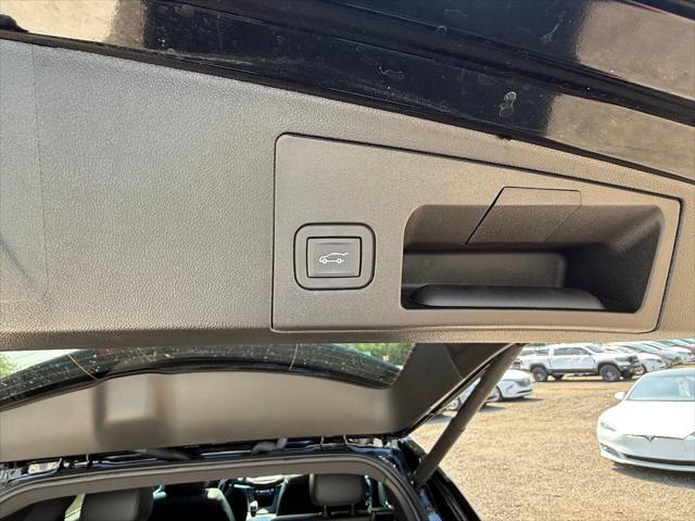 used 2023 Cadillac XT5 car, priced at $27,999
