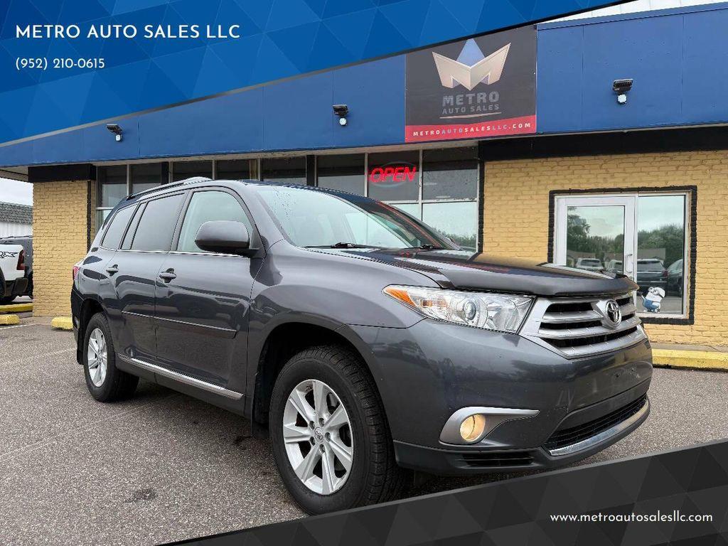 used 2011 Toyota Highlander car, priced at $7,999