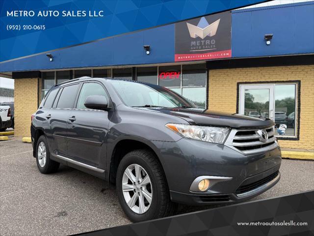 used 2011 Toyota Highlander car, priced at $7,999